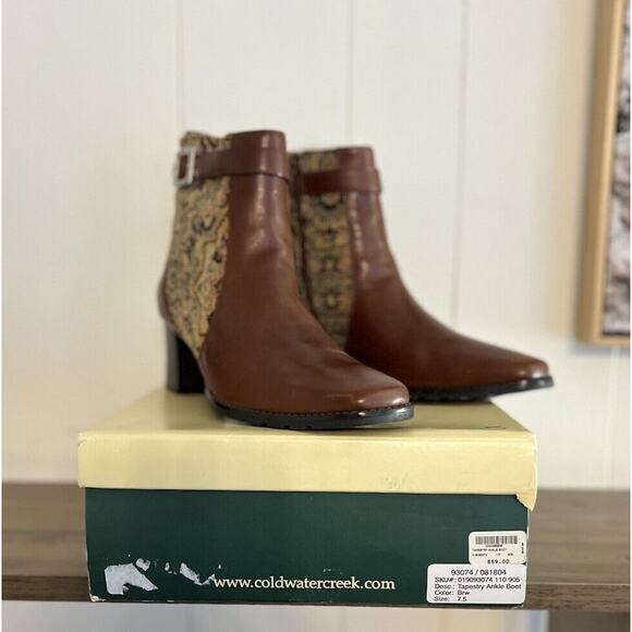 Coldwater Creek Tapestry Leather Ankle Boots Size 7.5 New - Picture 3 of 9
